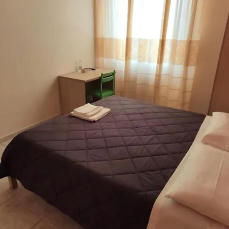 Konukevi Coral Rubrum 3*